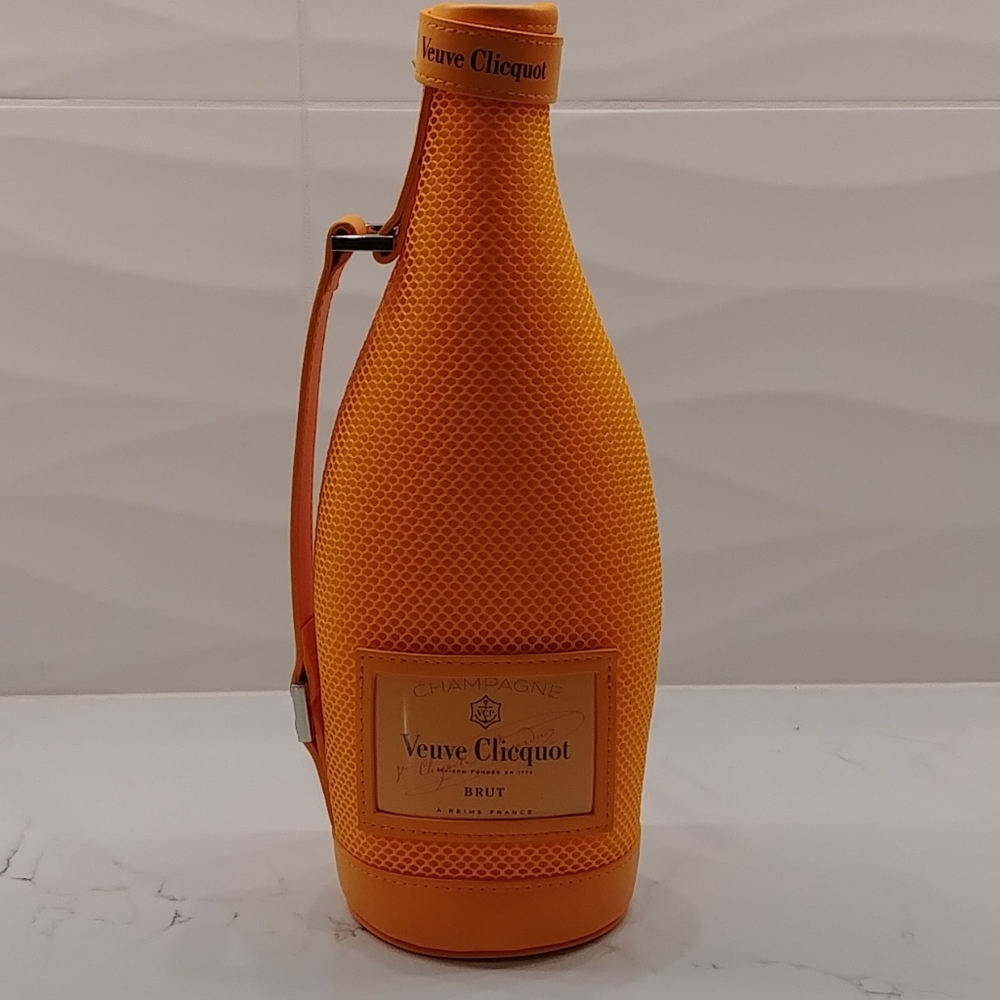 Veuve Clicqout Champagne Isothermic Sleeve